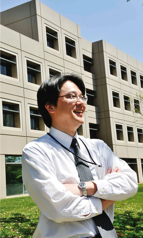 Lactoferrin Laboratory Director. Doctor in Agriculture Yasushi Suzuki.